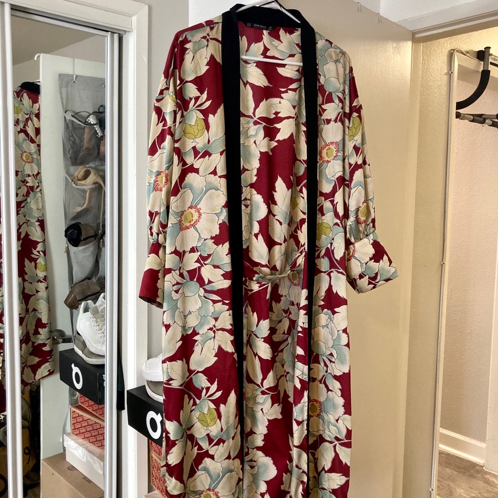 Zara: Kimono Robe , size medium